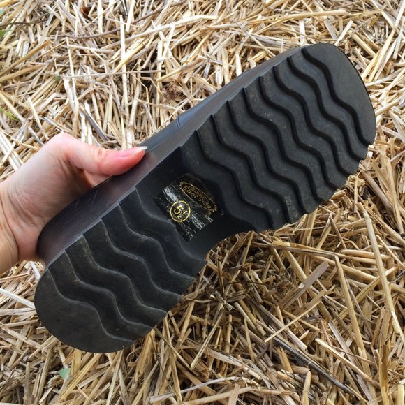 black leather platform wedges - Picture 2 of 4